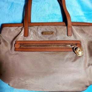 AUTHENTIC MICHAEL KORS TOTE/PURSE